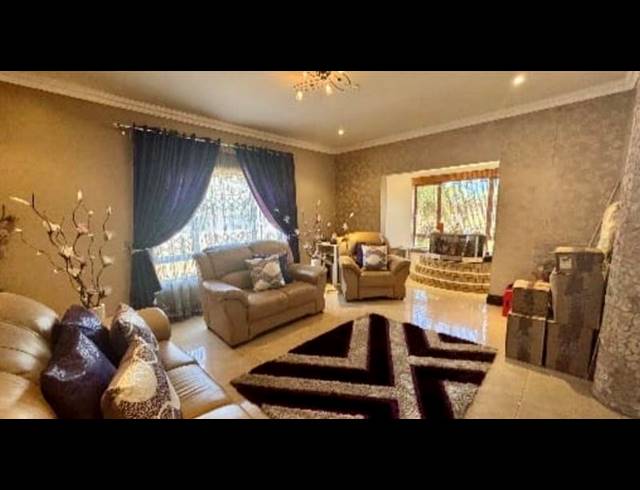 4 BEDROOM PROPERTY TO RENT IN SOMERSET PARK